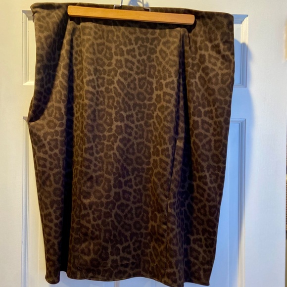 Leopard Print Skirt with Gold Accents - Picture 8 of 8